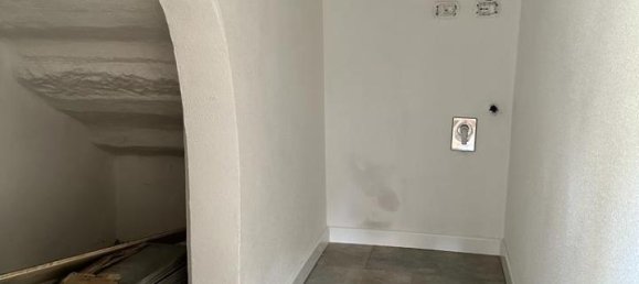 4 rooms Apartment in Florence, Italy No. 25295 15