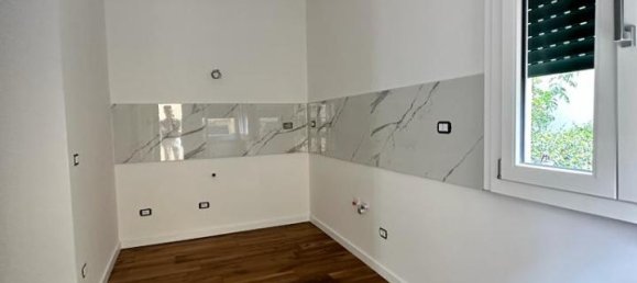 4 rooms Apartment in Florence, Italy No. 25295 20