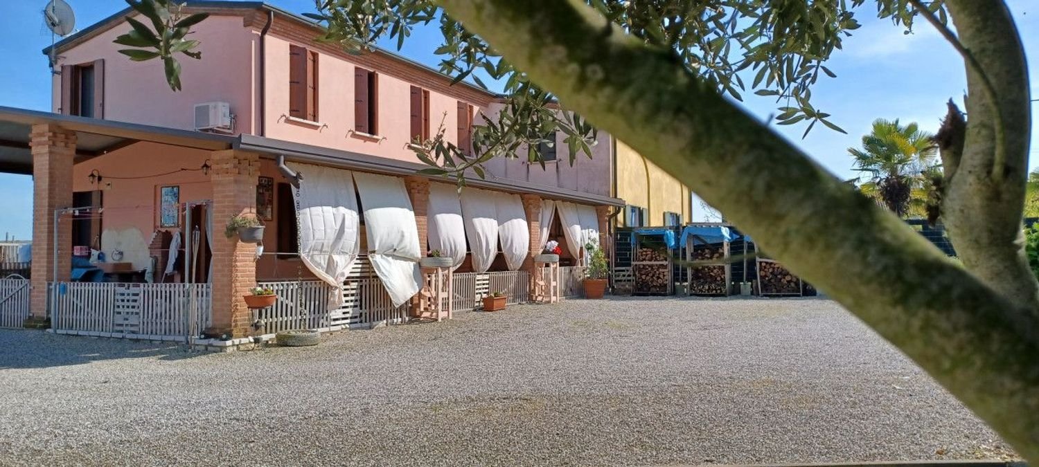 8-salle Maison à Trecenta, Italy No. 159316