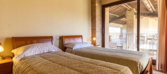 3 bedrooms House in Siena, Italy No. 236349 25