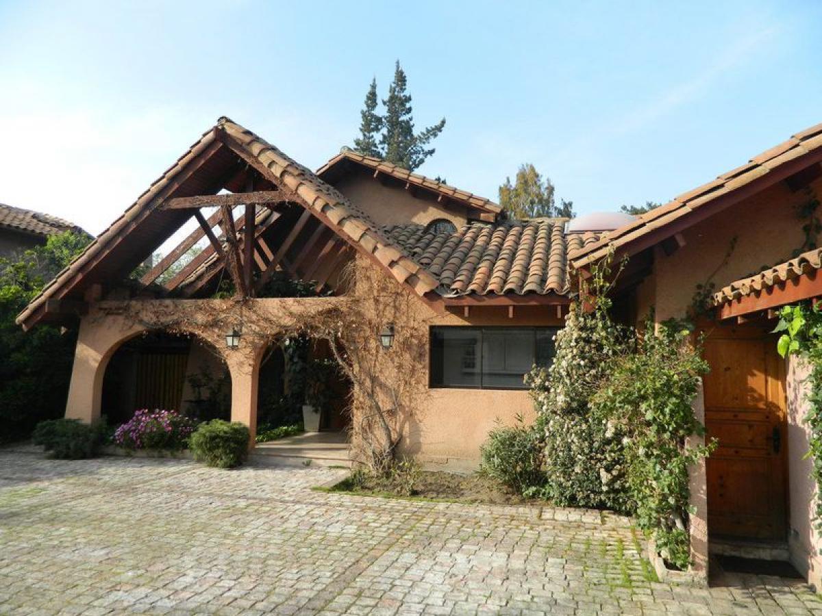 4 bedrooms House in Santiago, Chile No. 2225