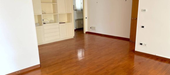 2 bedrooms Apartment in Reggio Emilia, Italy No. 303981 9