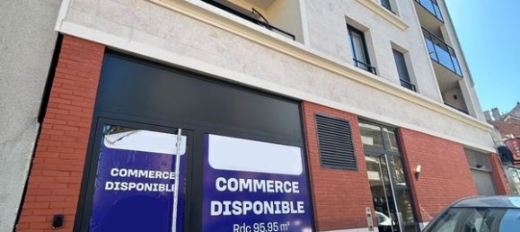 Коммерческая недвижимость с 2 комнатами в Сен-Мор-де-Фоссе, Франция № 284222 2