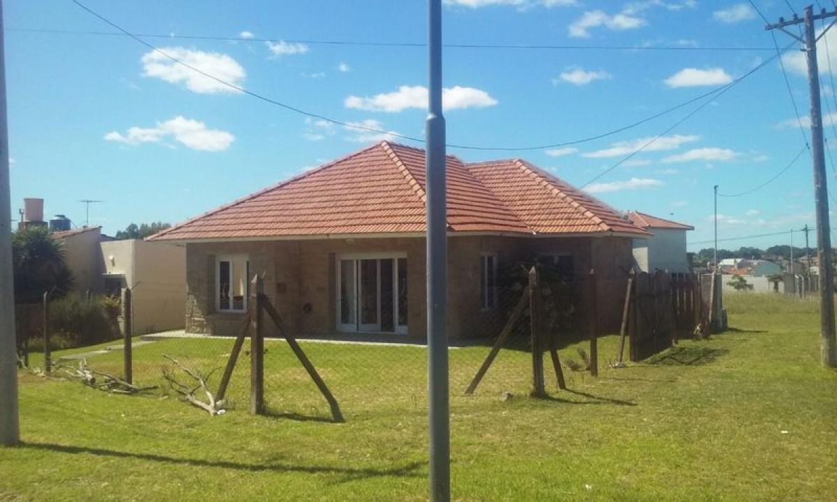 2 bedrooms House in Mar del Plata, Argentina No. 83342