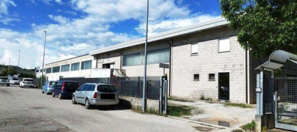 Armazém em Sant'Angelo in Vado, Italy 922 m² N.º 362619 3