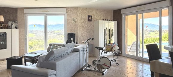 Villa de 4 dormitorios en Haute-Garonne, France No. 300147 3