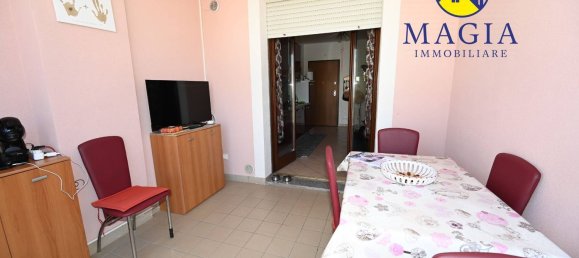 3-salle Appartement à Alba Adriatica, Italy No. 284218 3