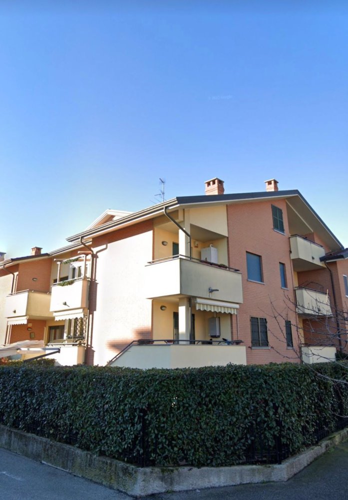 3 rooms Apartment in Solaro, Italy No. 140836