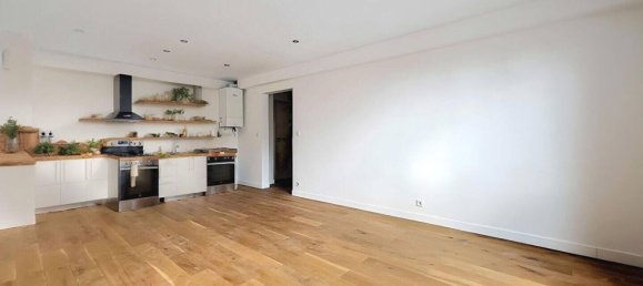 2 bedrooms Apartment in Suresnes, France No. 131412 2