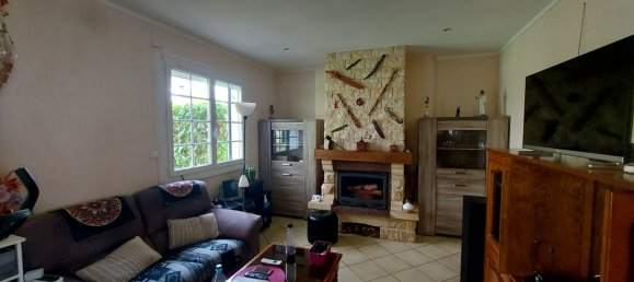 3 bedrooms House in Nogent-le-Roi, France No. 246821 24