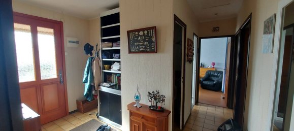 3 bedrooms House in Nogent-le-Roi, France No. 246821 2