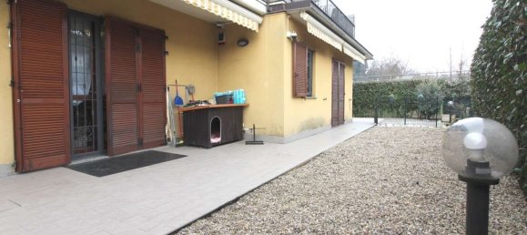 2 rooms Apartment in Carate Brianza, Italy No. 25582 25