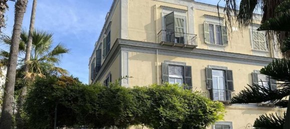 10 bedrooms Villa in Portici, Italy No. 126799 21
