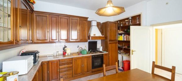 4 bedrooms Villa in Reggello, Italy No. 252433 9