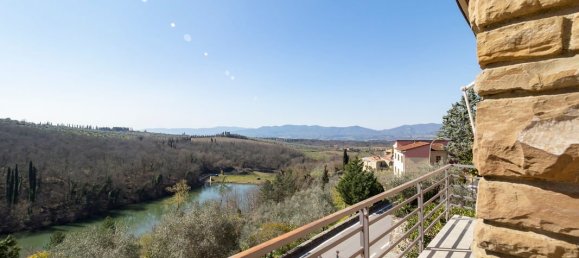 4 bedrooms Villa in Reggello, Italy No. 252433 3