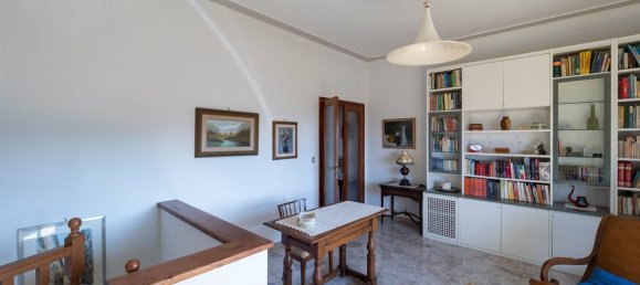 4 bedrooms Villa in Reggello, Italy No. 252433 7