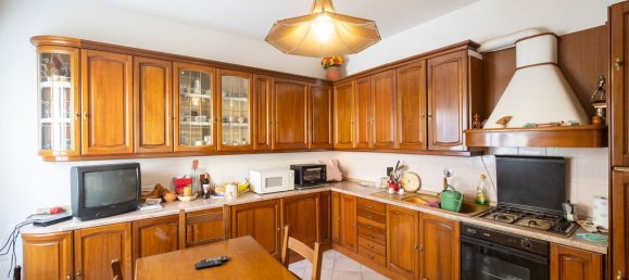 4 bedrooms Villa in Reggello, Italy No. 252433 8