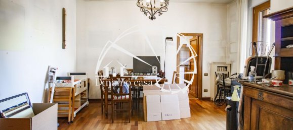 Apartamento de 6 habitaciónes en Prato, Italy No. 132511 2