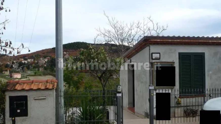 4-salle Bureau à Apiro, Italy No. 275296