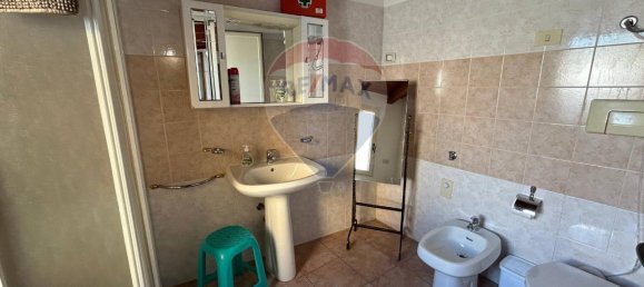 5 rooms House in Elmas, Italy No. 30639 21