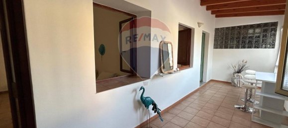 5 rooms House in Elmas, Italy No. 30639 39