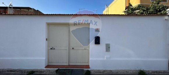 5 rooms House in Elmas, Italy No. 30639 3