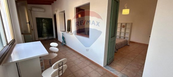 5 rooms House in Elmas, Italy No. 30639 37