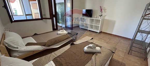 5 rooms House in Elmas, Italy No. 30639 49