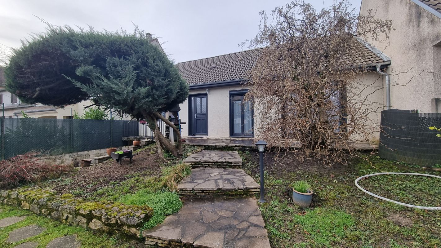 3 Schlafzimmer Haus in Brunoy, France, Nr. 143478