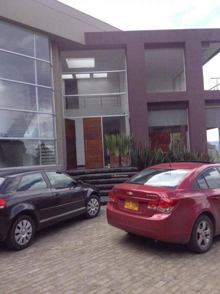 4 bedrooms House in Cundinamarca, Colombia No. 2568