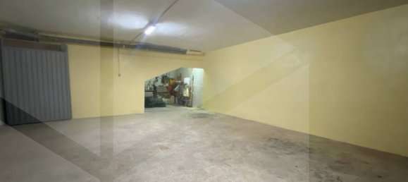 1-salle Entrepôt à San Severo, Italy No. 31199 6