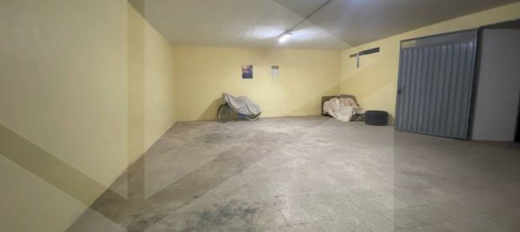 1-salle Entrepôt à San Severo, Italy No. 31199 7