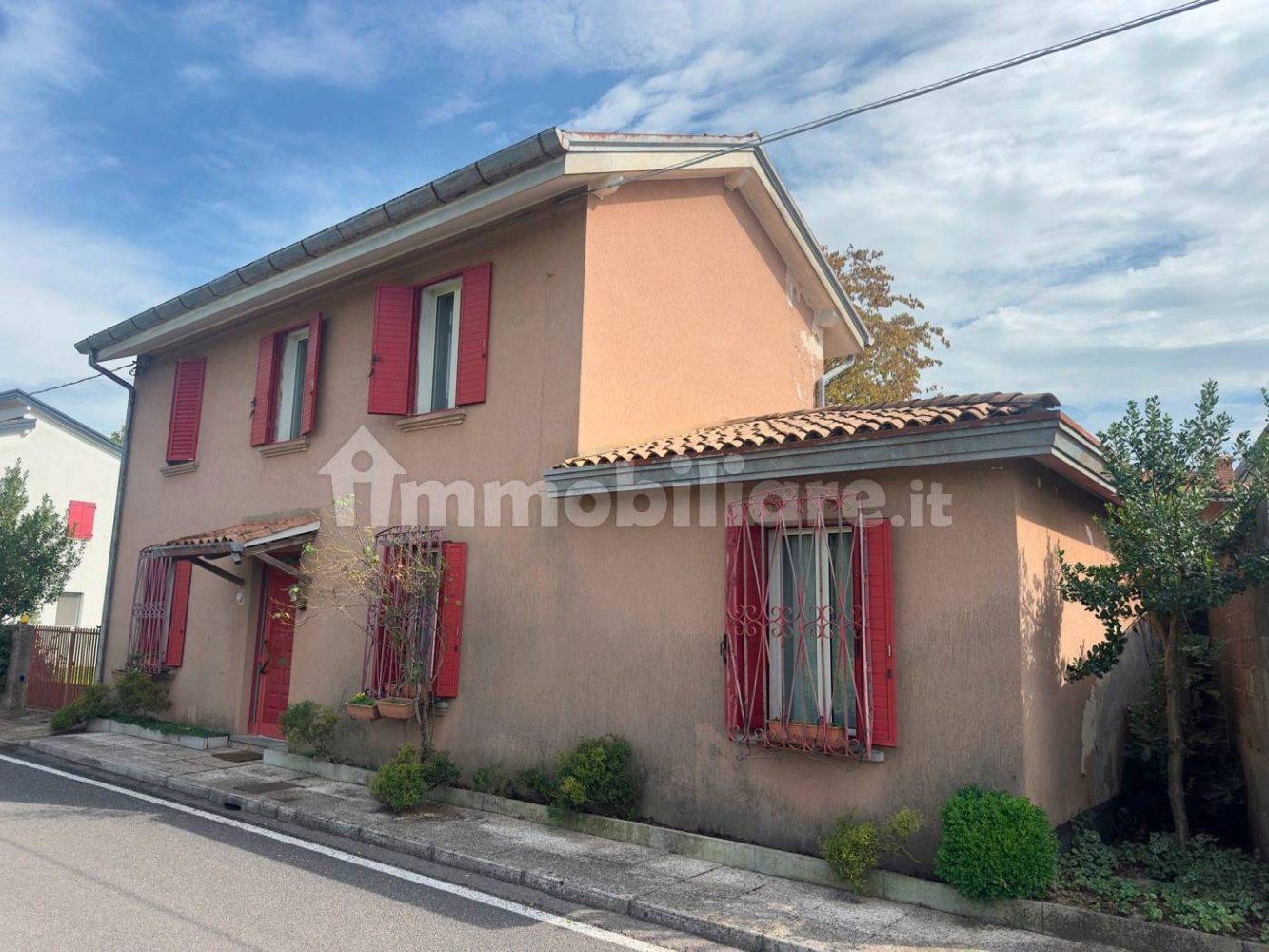 Villa de 2 dormitorios en Udine, Italy No. 357577