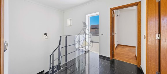 4 bedrooms Villa in Alvor, Portugal No. 296224 10