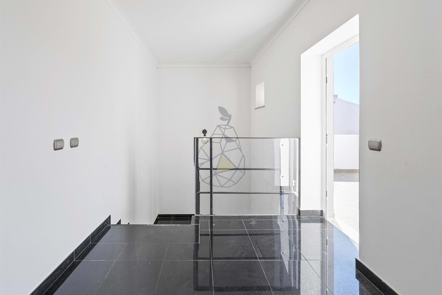 4 bedrooms Villa in Alvor, Portugal No. 296224