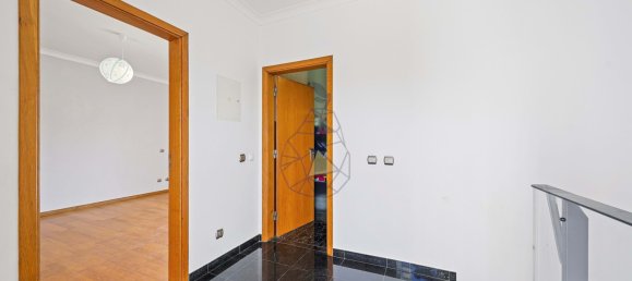 4 bedrooms Villa in Alvor, Portugal No. 296224 3