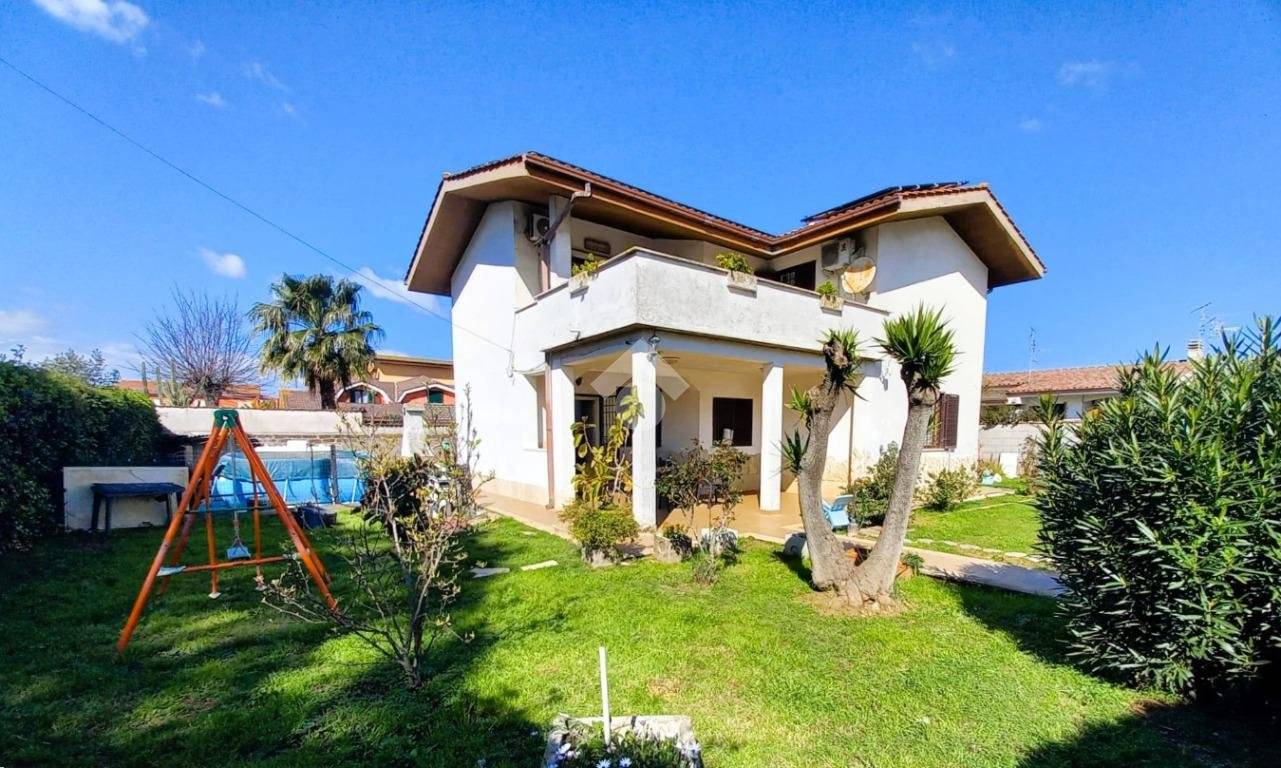 4 غرف نوم فيلا في Ardea, Italy رقم 93622