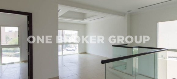 4 chambres Villa à Al Barsha, UAE No. 722 12