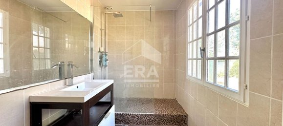 5 bedrooms House in Thomery, France No. 296016 13