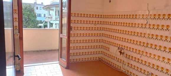 Квартира с 3 комнатами в Неттуно, Италия № 41239 8