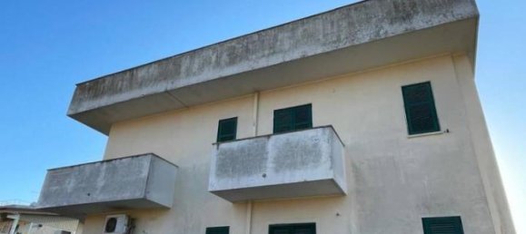 Квартира с 3 комнатами в Неттуно, Италия № 41239 2