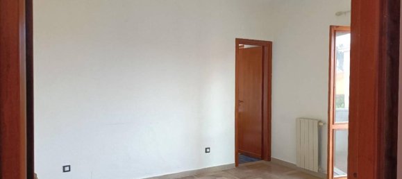 Квартира с 3 комнатами в Неттуно, Италия № 41239 11