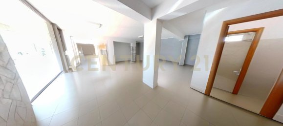 1 Schlafzimmer Gewerbliche Immobilie in Vittoria, Italy, Nr. 291823 12