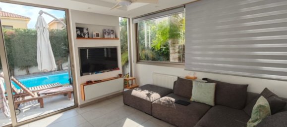 3 dormitorios adosado en venta en Larnaka, Cyprus № 35938 8