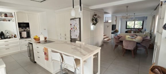 3 dormitorios adosado en venta en Larnaka, Cyprus № 35938 5