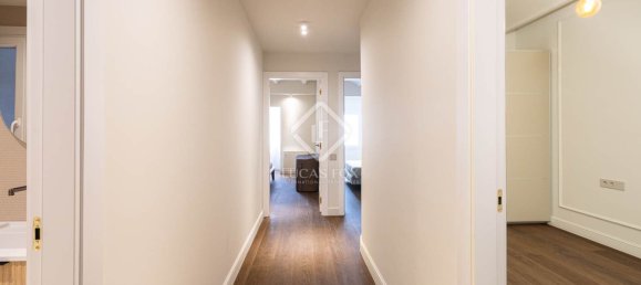 Apartamento de 3 dormitorios en Eixample, Spain No. 42323 20