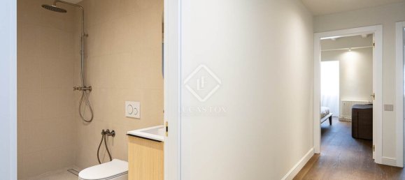 Apartamento de 3 dormitorios en Eixample, Spain No. 42323 21