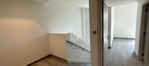 Moradia em banda T3 em Yas Island, UAE N.º 23033 8