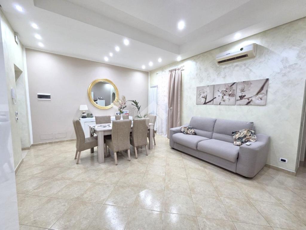 2 bedrooms Apartment in Palermo, Italy No. 377634