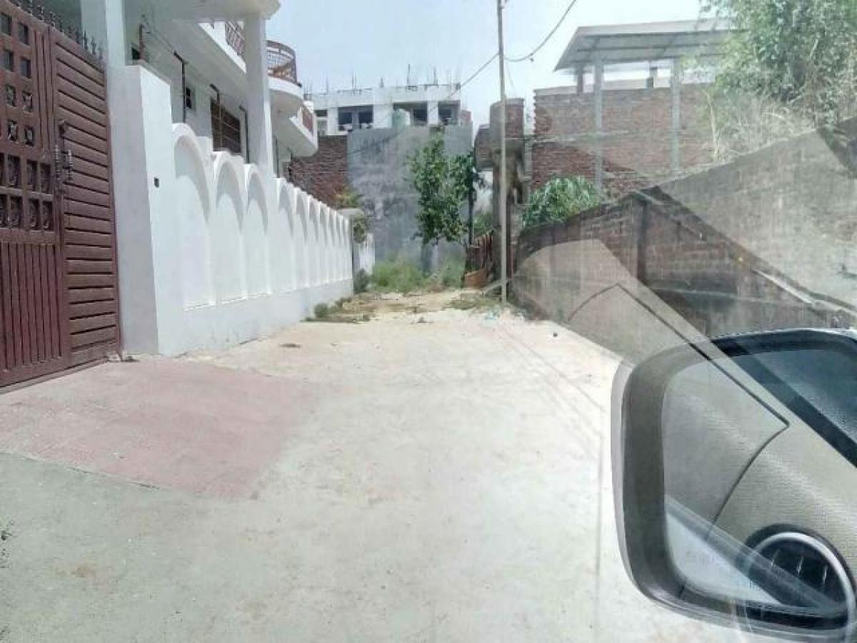  Land in Lucknow, India No. 33248